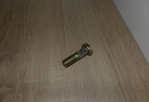 Radbolzen links hinten TB504 Linksgewinde