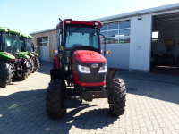 YTO NMF 554C Allradtraktor