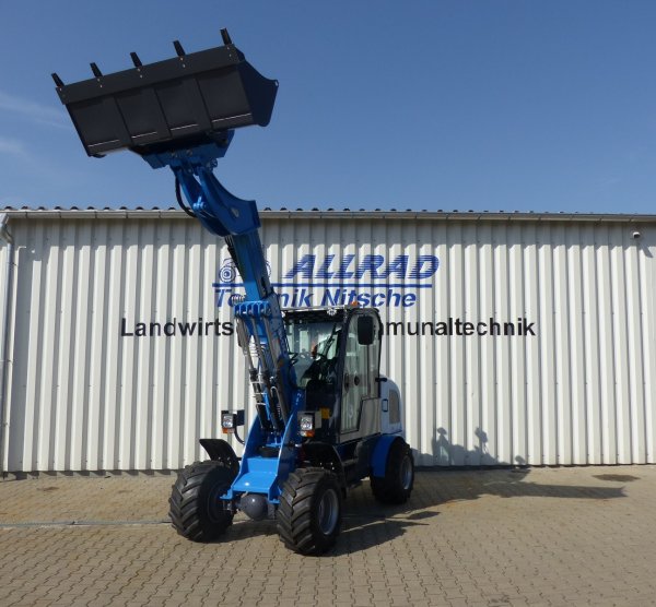 Radlader Wolf MINI 780TT