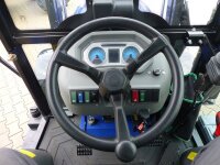 Allrad-Traktor MK-1050 mit Kabine und Frontlader