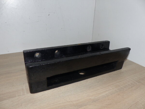 Frontgewichtaufnahme/ Zugmaul vorne MK3050