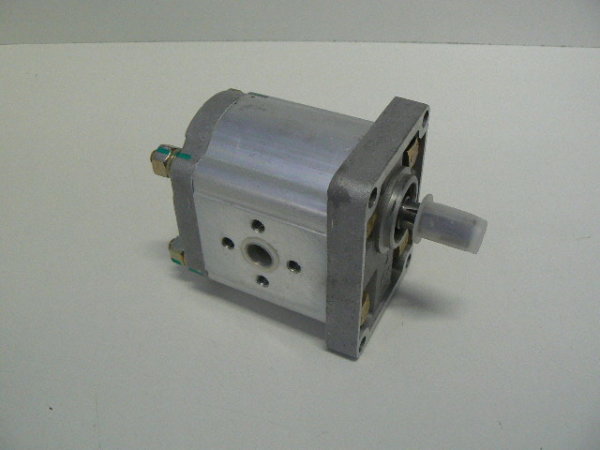 https://www.allradtechniknitsche.de/media/image/product/719/md/hydraulikpumpe-tb504-404.jpg